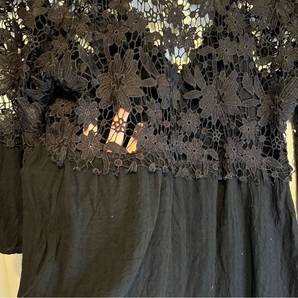 Black Blouse with Three-Quarter Lace Sleeves and V-Neckline - Picture 5 of 5